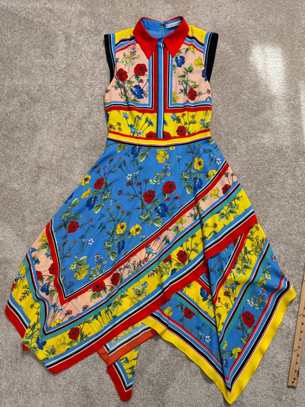 Alice + Olivia Farrah Floral Handkerchief Dress - size 4 - Gorgeous - Picture 3 of 16